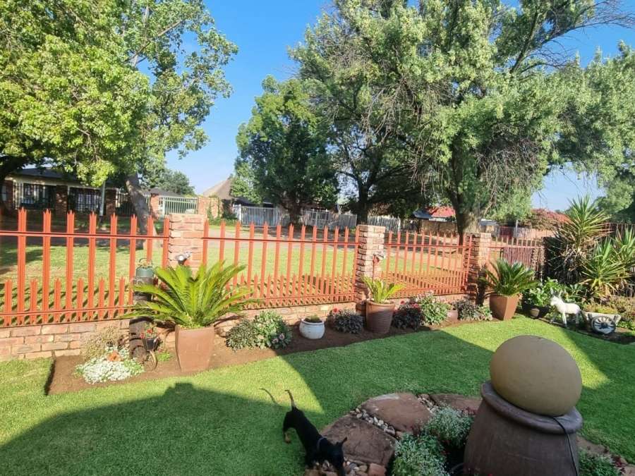 4 Bedroom Property for Sale in Potchefstroom South North West
